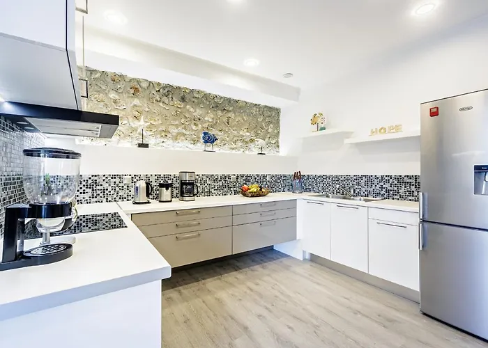 Filia Stone Vilă Gouvia