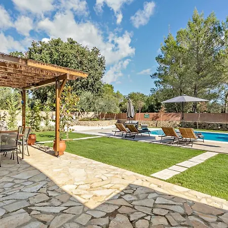 Filia Stone Гоувия