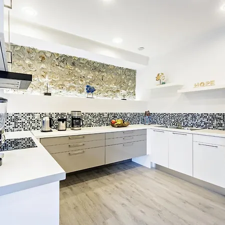 Filia Stone Вилла Гоувия